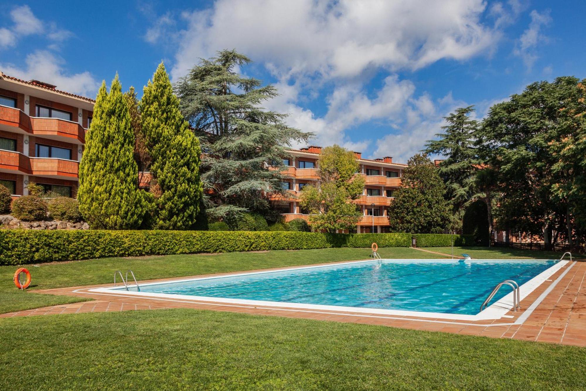 Montserrat Hotel&Training Center Collbató Exteriör bild